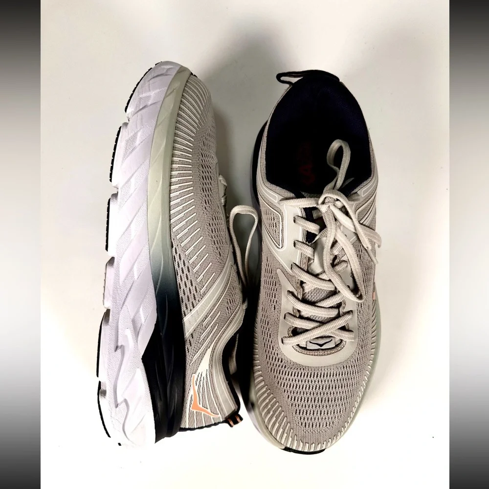 Hoka One One Women’s Bondi 7 Wide Running Shoe in Lunar Rock/Black Iris Mesh